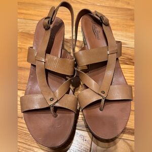 Lucky Brand leather strap sandal